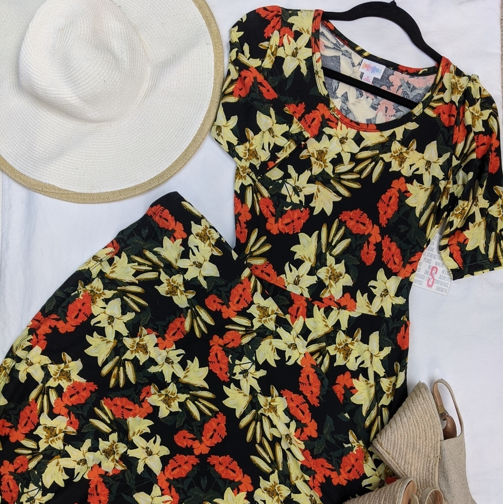 BNWT Small LuLaRoe Ana Maxi Dress